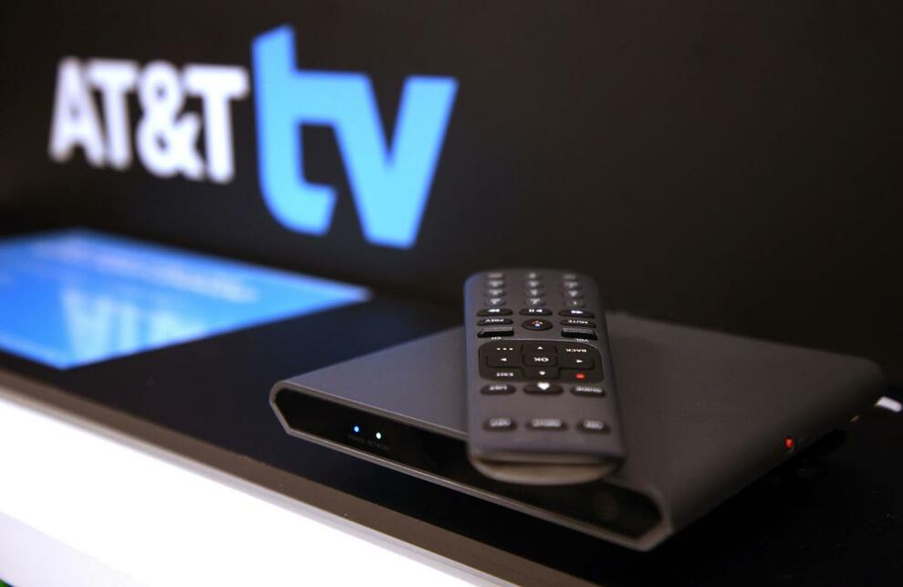 AT&T TV - Прямая трансляция ТВ + приложения с голосовым управлением