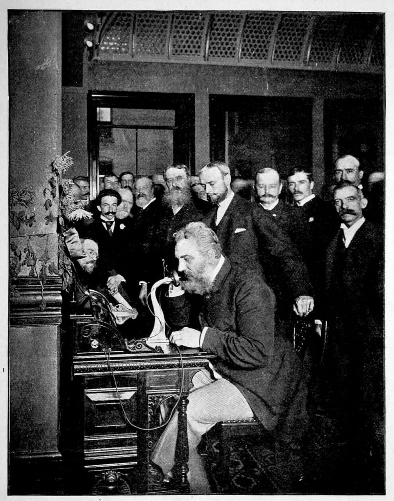 7 марта 1876 года 29-летний Александр Грэм Белл получает патент на свое революционное изобретение - телефон.