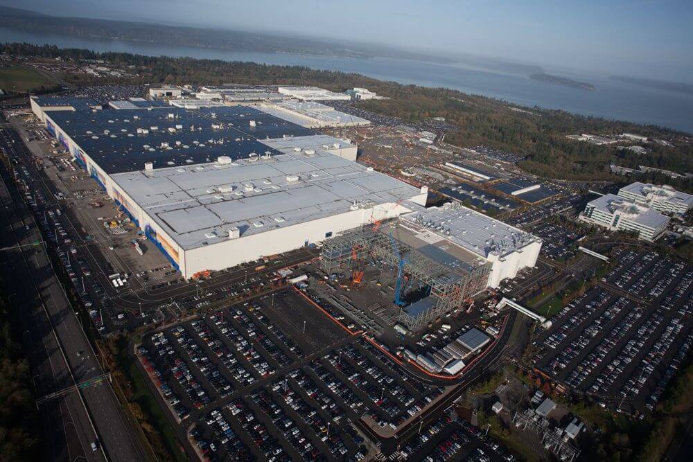 Завод Boeing Everett Factory в Эверетте, штат Вашингтон, - это сборочный цех самолетов, принадлежащий компании Boeing.