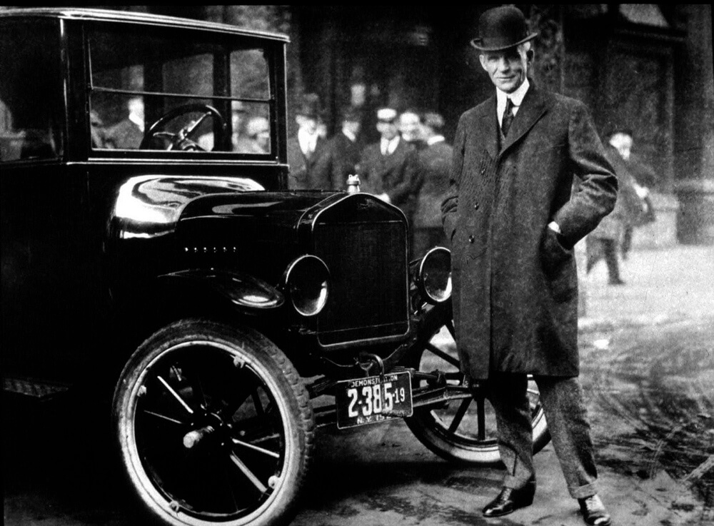 Генри Форд и его личный автомобиль Ford Model T, 1921 год