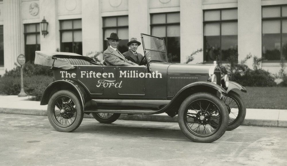 Генри Форд и 15 миллионный автомобиль Ford Model T